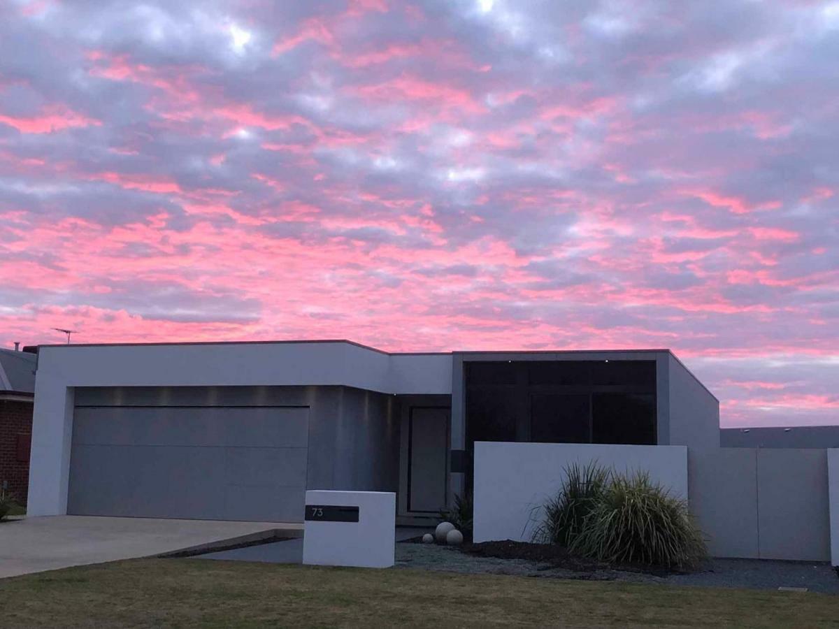 The Sinatra Holiday House - Couples Retreat Mulwala Exterior photo